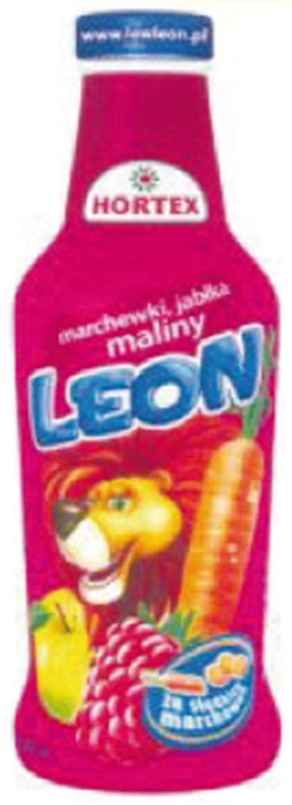 Różowa butelka z napisami Hortex marchewki jabłka maliny Leon oraz kolorowymi obrazkami głowy lwa marchewki jabłka i maliny